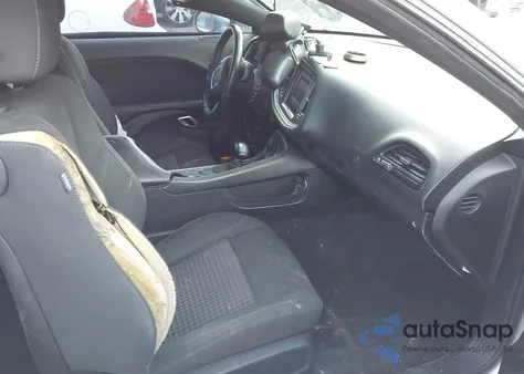 2016 Dodge Challenger Sxt z USA, uszkodzony, nr VIN 2C3CDZAGXGH352675